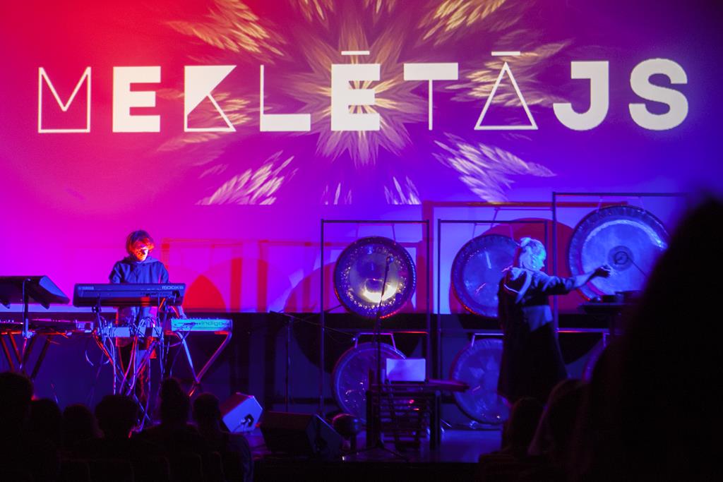 Rotko centrā elektroniskās un gongu mūzikas koncerts