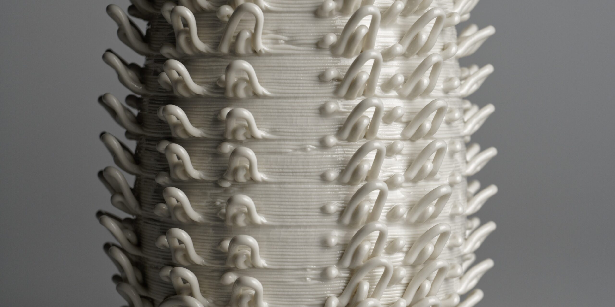 Mehāniskais pieskāriens porcelānam