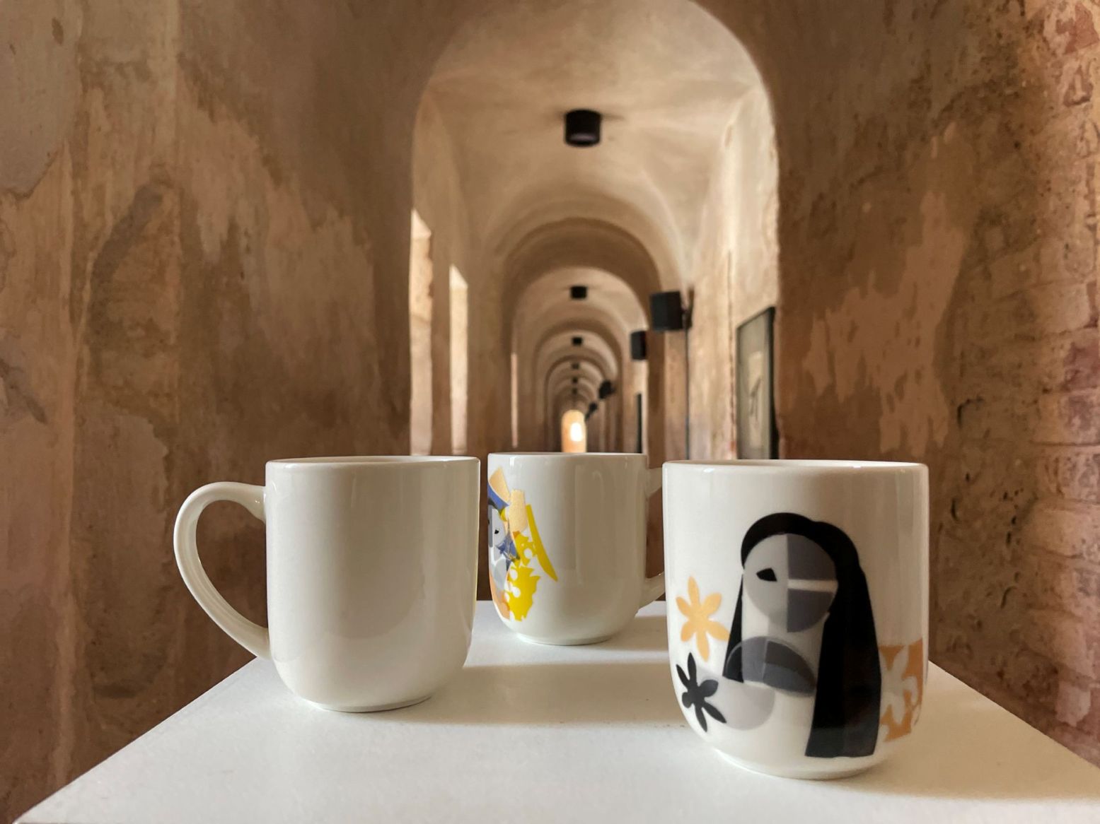 Rotko muzejs aicina pieaugušos uz porcelāna dekolēšanas darbnīcu