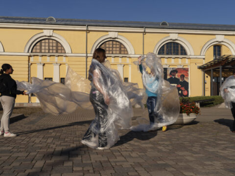 Rotko muzeja Jauniešu klubs iepazīst performances mākslu 23