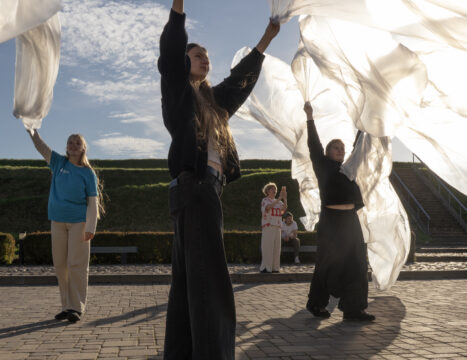 Rotko muzeja Jauniešu klubs iepazīst performances mākslu 5